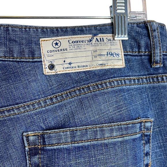 Converse low rise bootcut jeans size 28. - Picture 3 of 5
